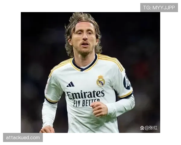 克罗斯与莫德里奇中场组织倾向分化下形成多点参与趋势