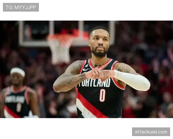 利拉德休赛期还在凌晨四点练投篮，邻居以为闹鬼